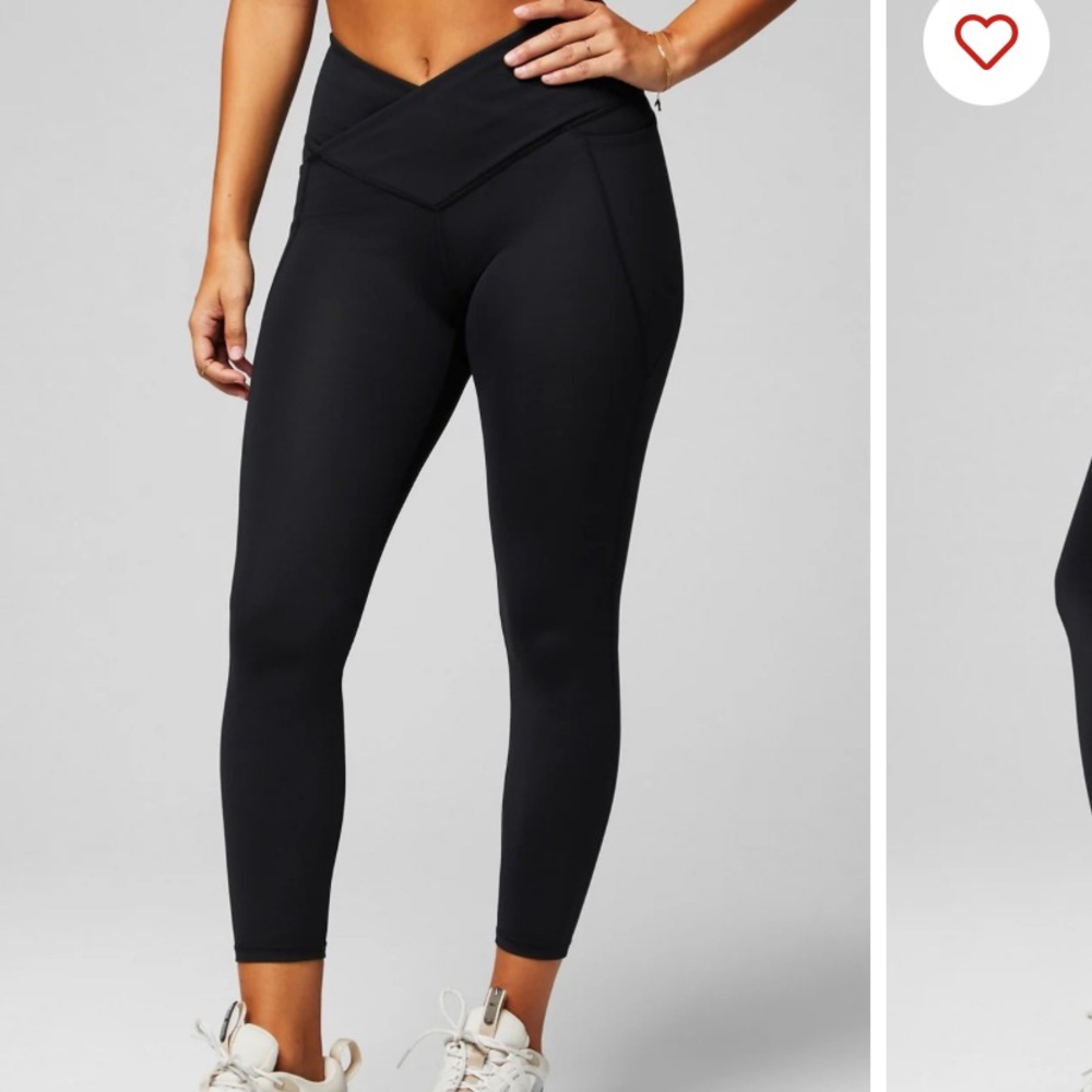 Fabletics High-Waisted Oasis Crossover 7/8 Legging, size XS